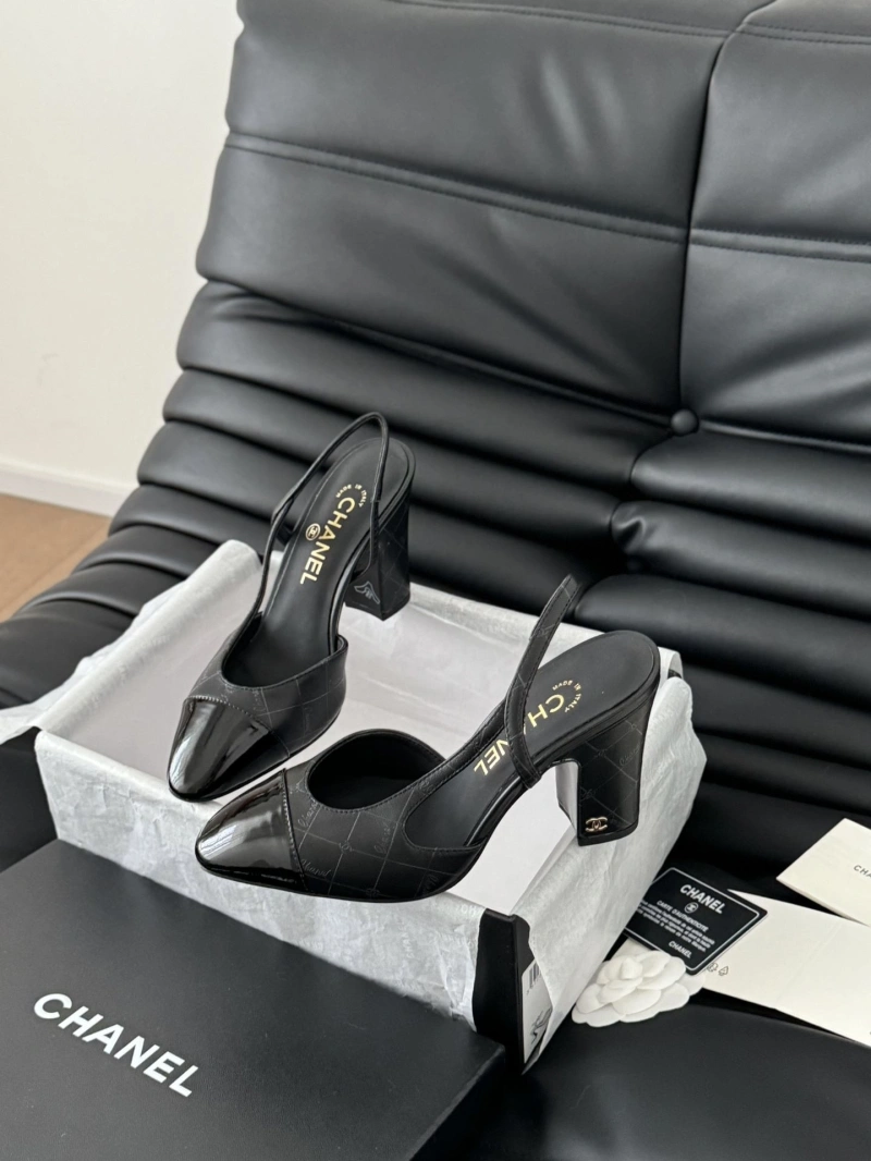 Classic Chxnxl Sandals 124282