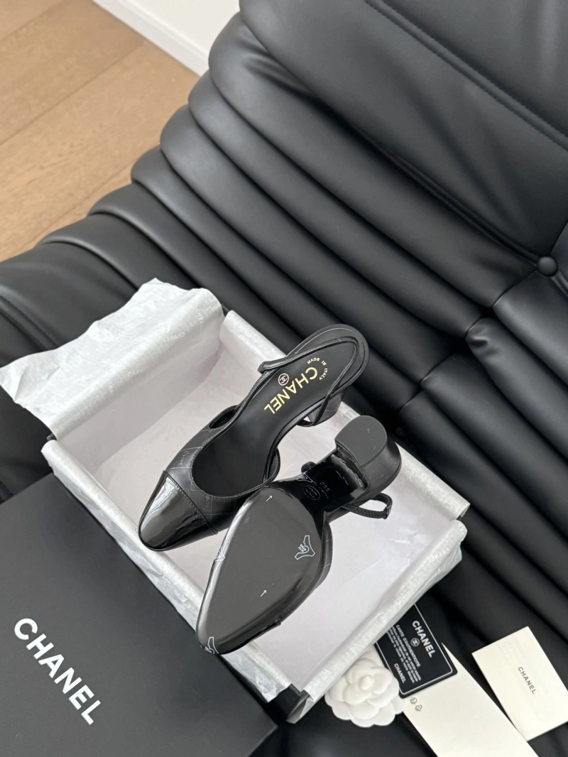 Classic Chxnxl Sandals 124282