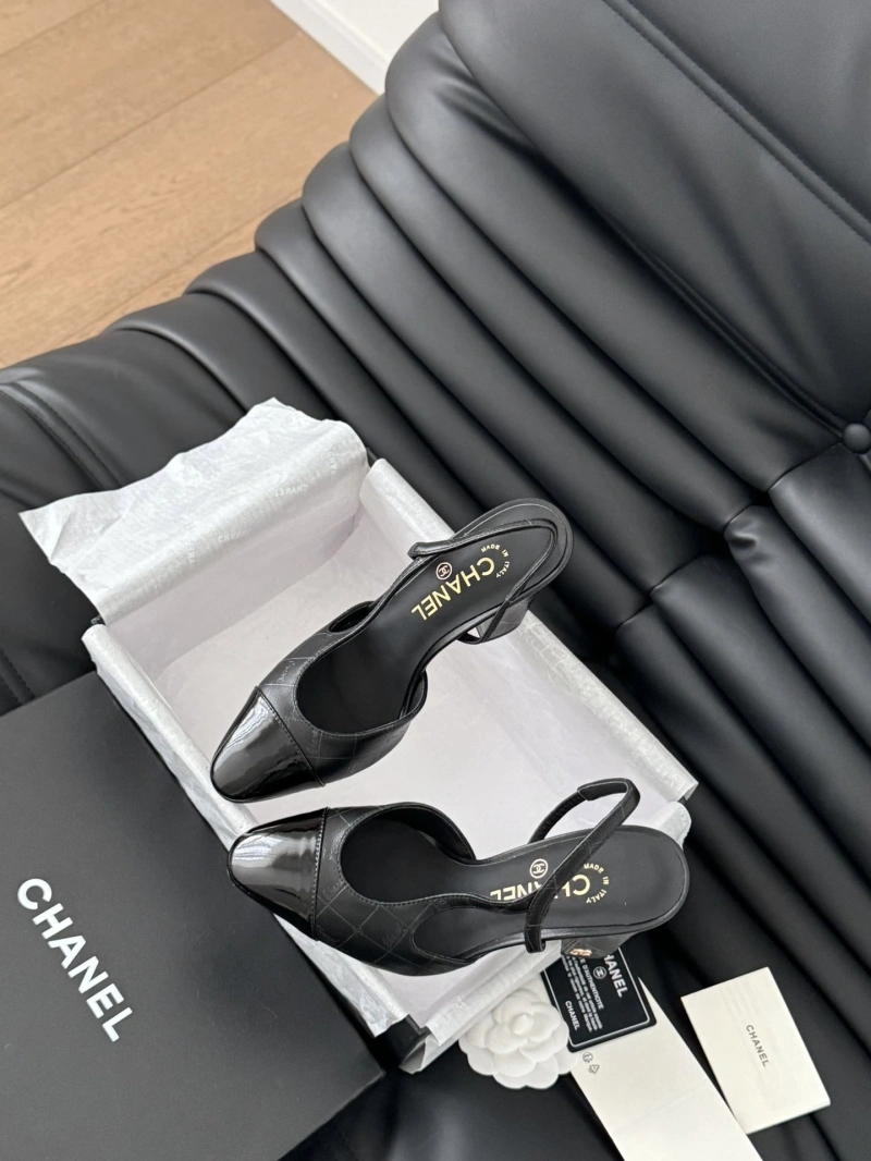 Classic Chxnxl Sandals 124282