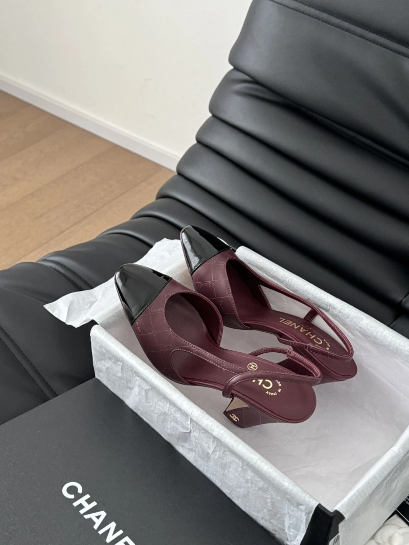 Elegant Chxnxl Sandals 124284
