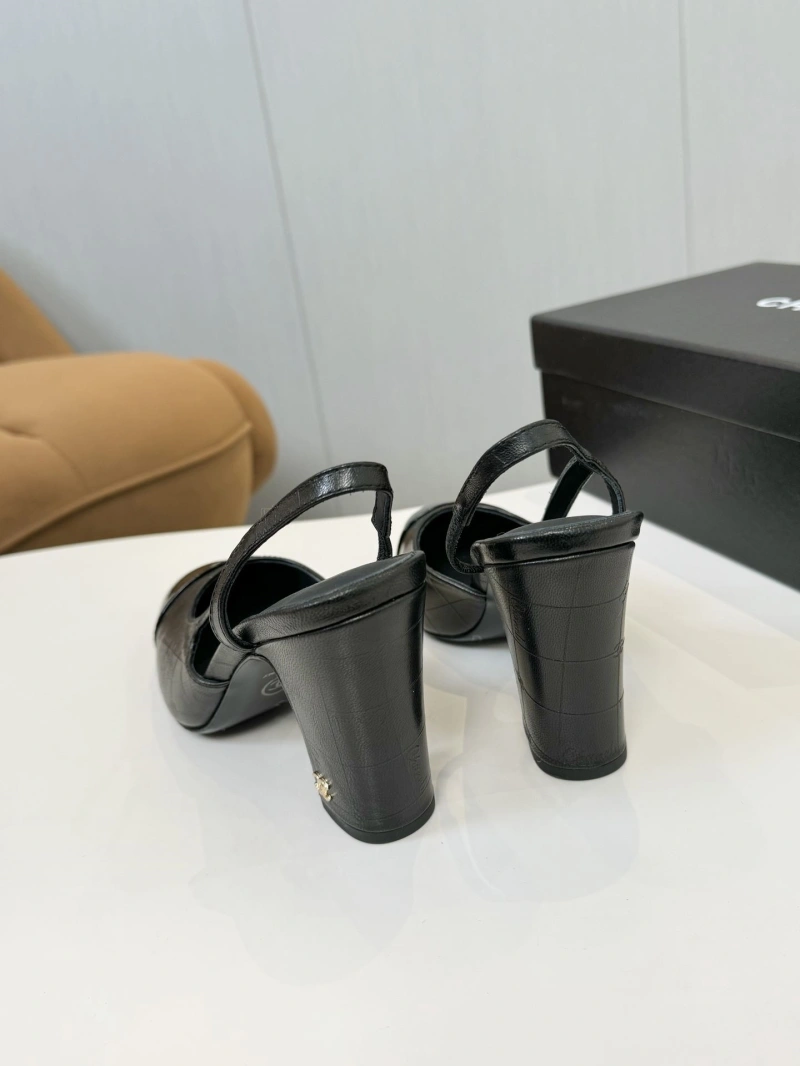 Compact Chxnxl Sandals 124289