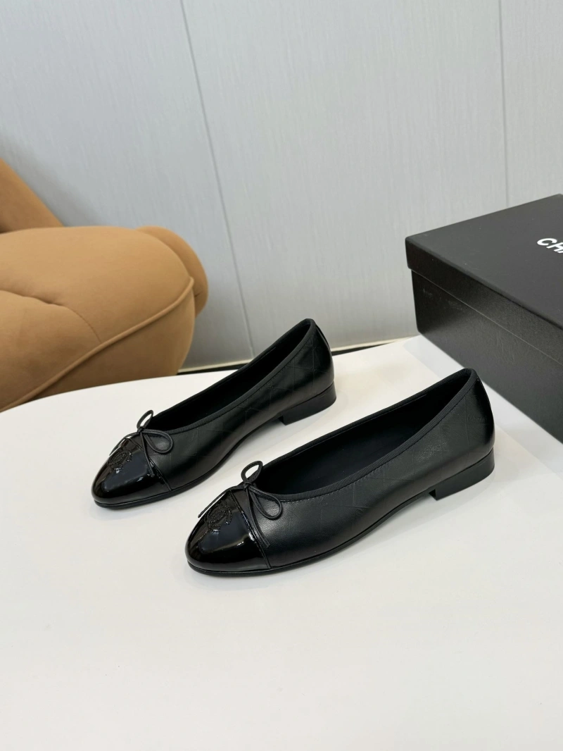 WellDesigned Chxnxl Sandals 124285