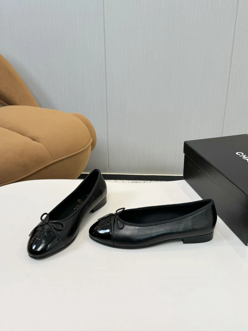 WellDesigned Chxnxl Sandals 124285