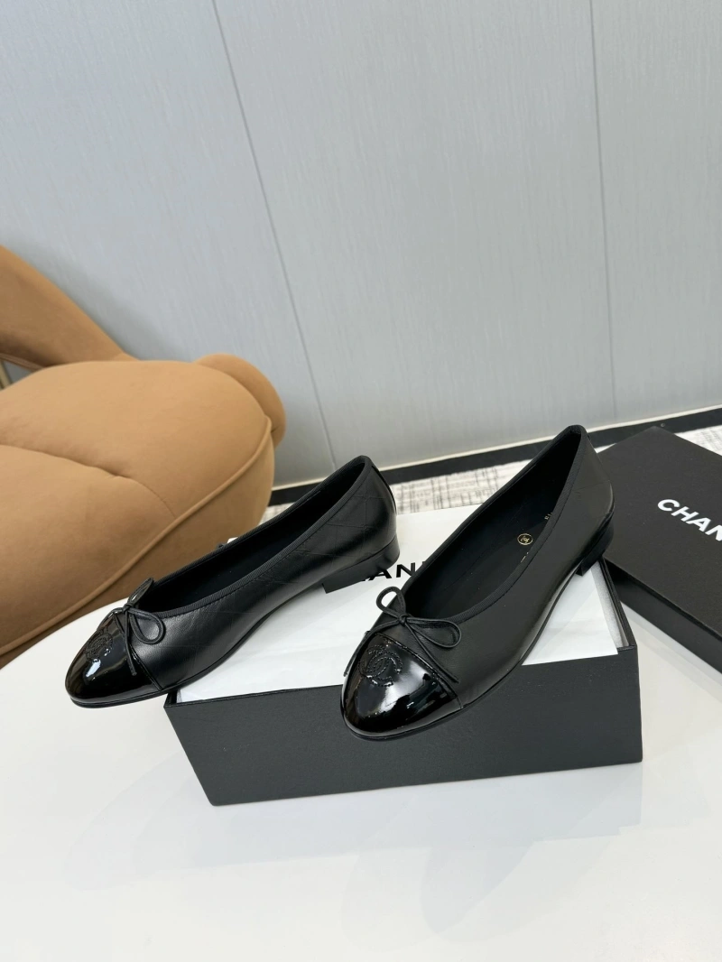 WellDesigned Chxnxl Sandals 124285