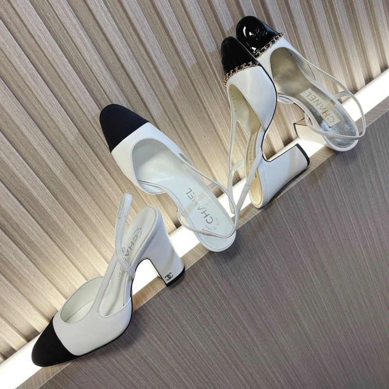Classic Chxnxl Sandals 124277
