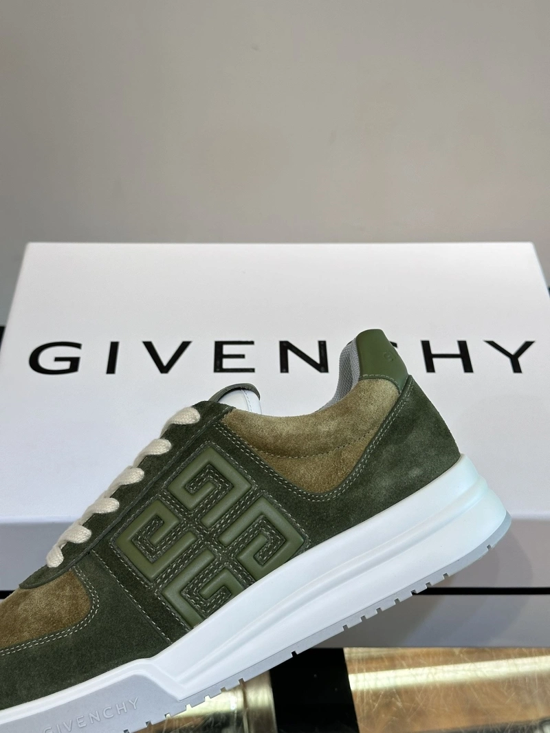 Versatile Gxvxnchy Sneakers 153288