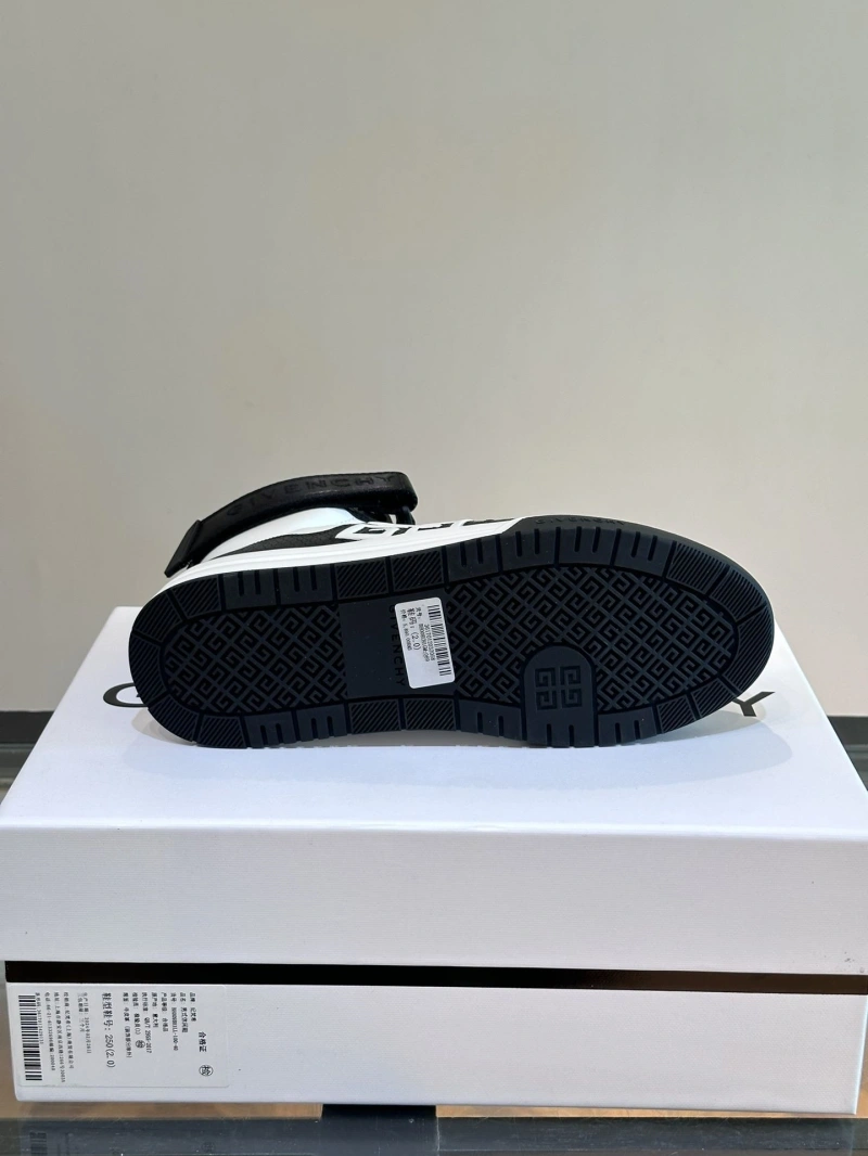 UrbanStyle Gxvxnchy Sneakers 153287
