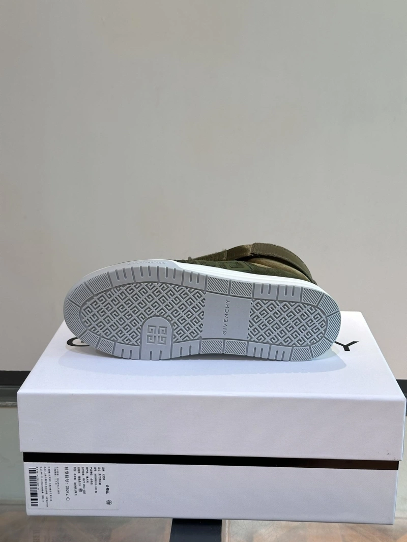 Trendy Gxvxnchy Sneakers 153284