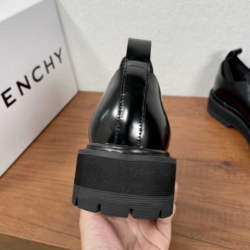 Gxvxnchy Leather Shoes WellDesigned 153300