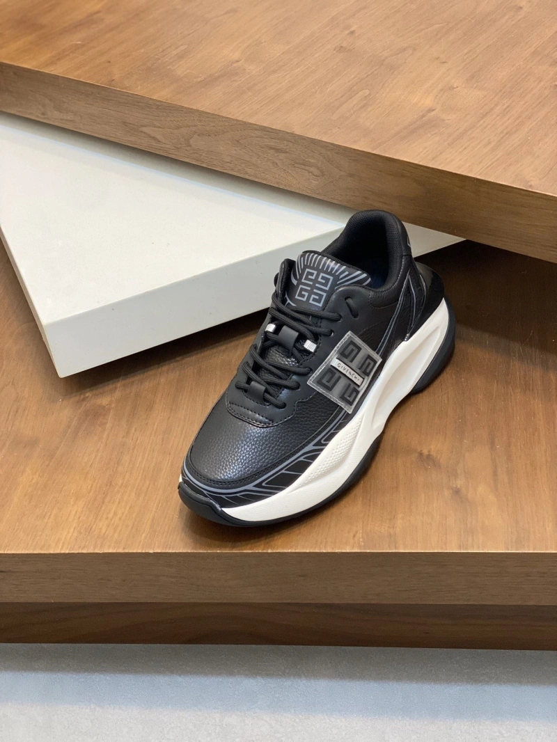 WellDesigned Gxvxnchy Sneakers 153302