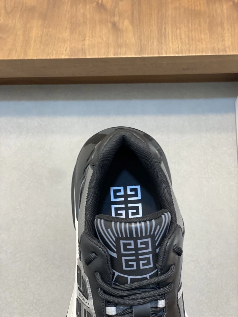 Sleek Gxvxnchy Sneakers 153289