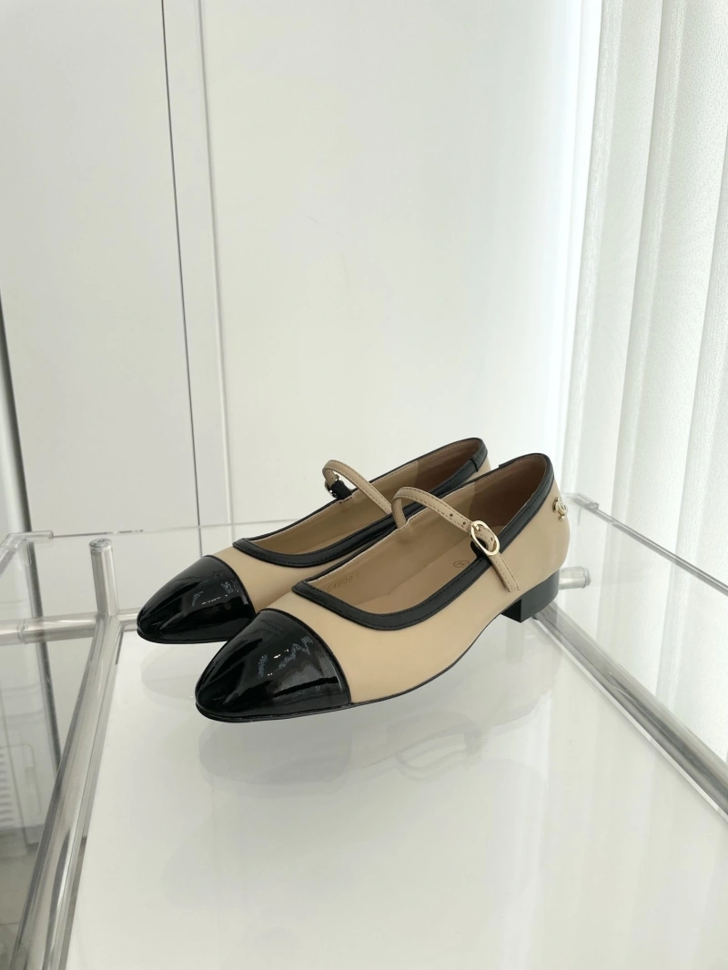 Vibrant Chxnxl Sandals 124248