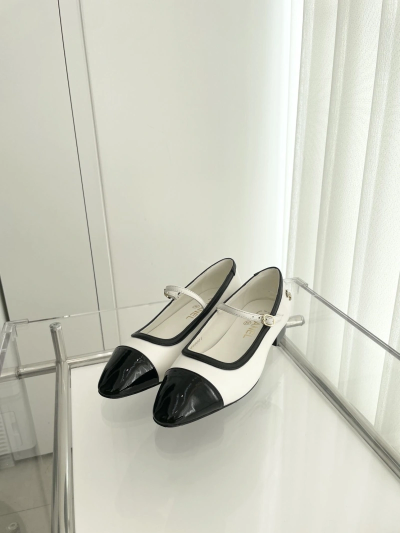 Durable Chxnxl Sandals 124235