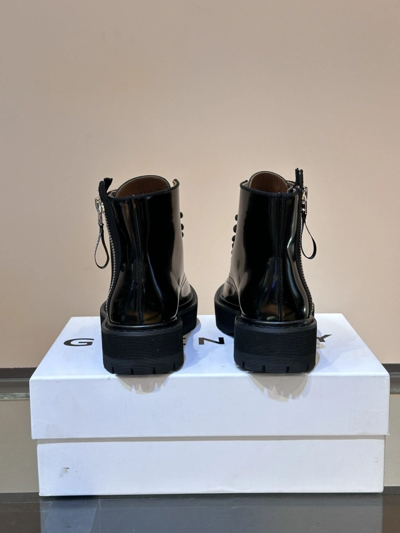 Trendy Gxccx Boots 159168