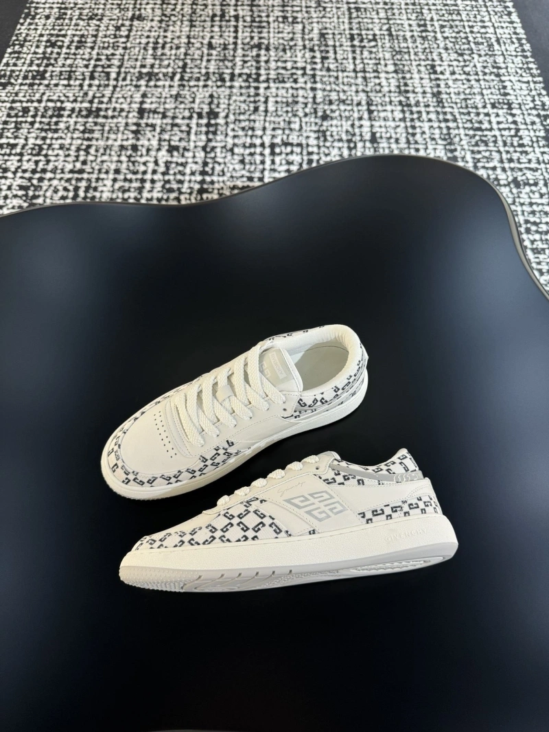 Gxvxnchy Sneakers Sophisticated 153278