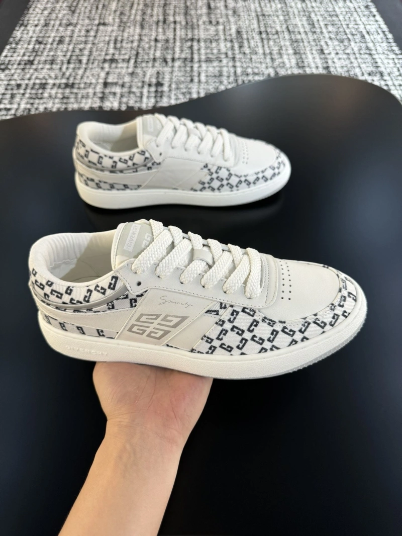 Gxvxnchy Sneakers Sophisticated 153278