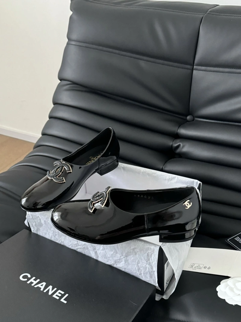 NewStyle Chxnxl Flat Shoes 124605