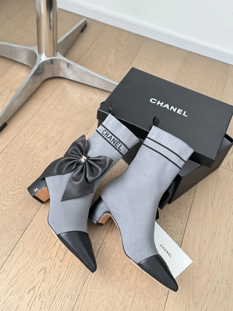Unique Chxnxl Boots 125122