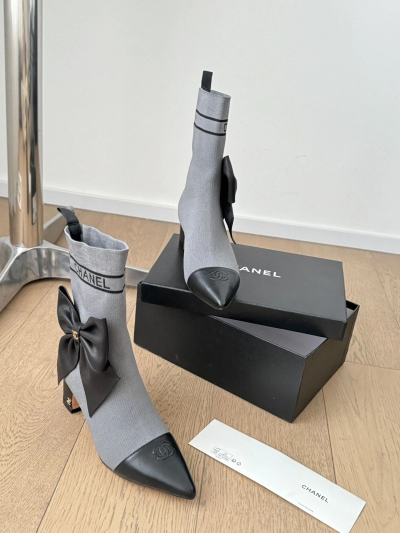 Unique Chxnxl Boots 125122