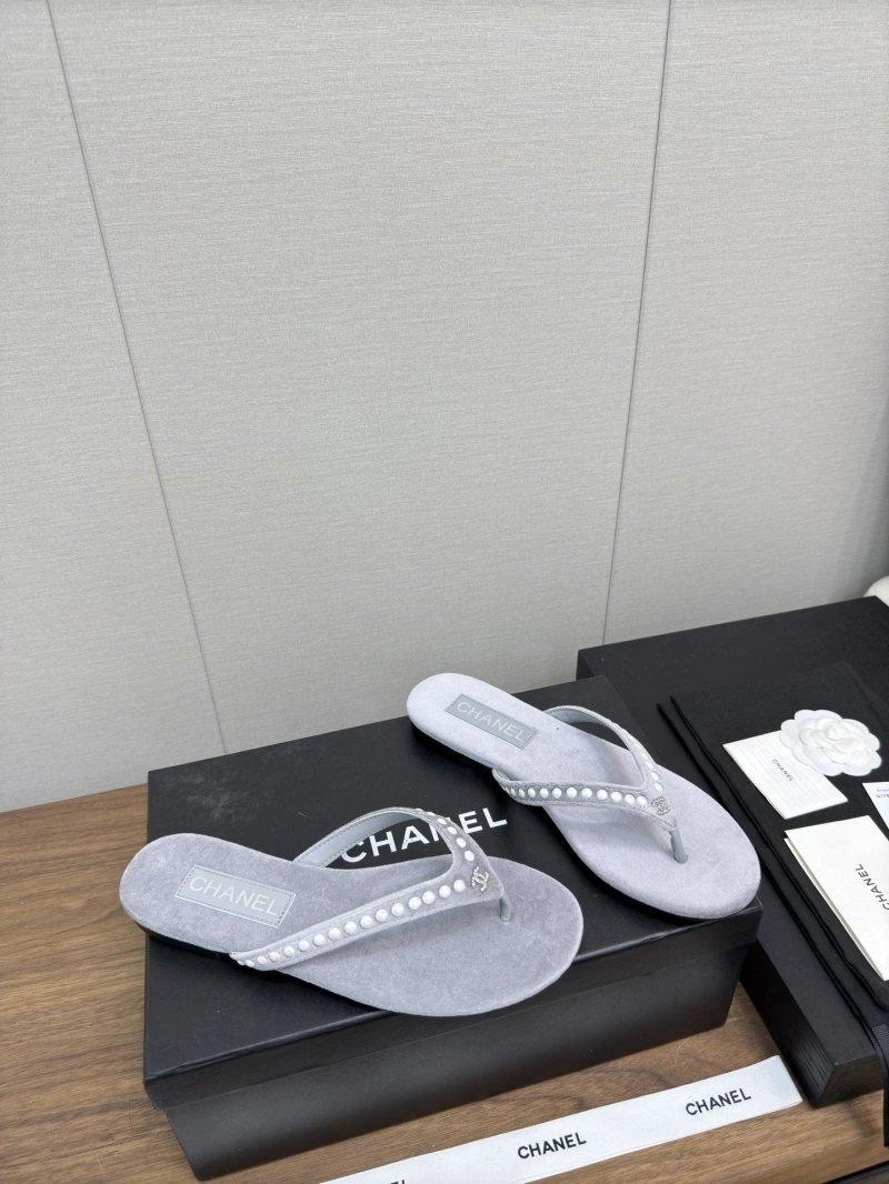 Elegant Chxnxl Slippers 124111