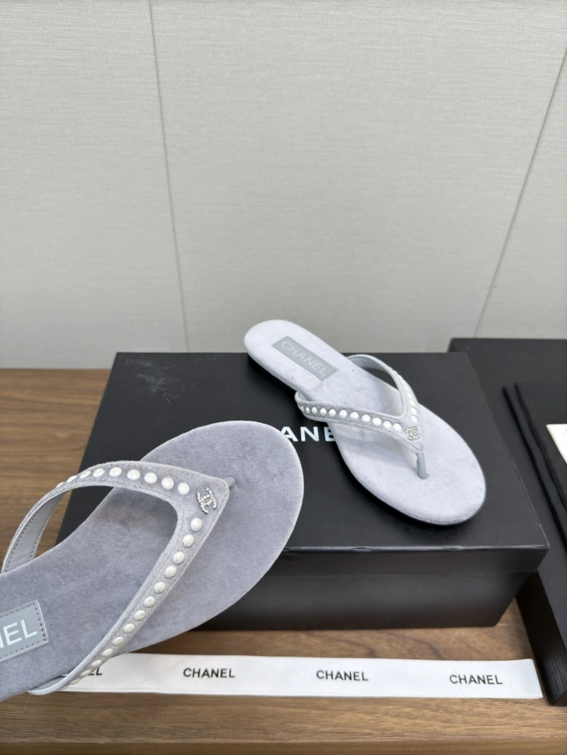 Elegant Chxnxl Slippers 124111