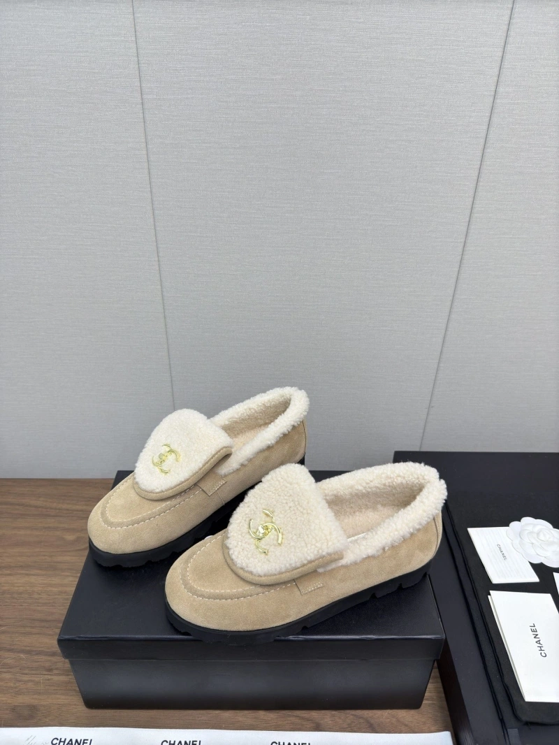 Lightweight Chxnxl Slippers 124110