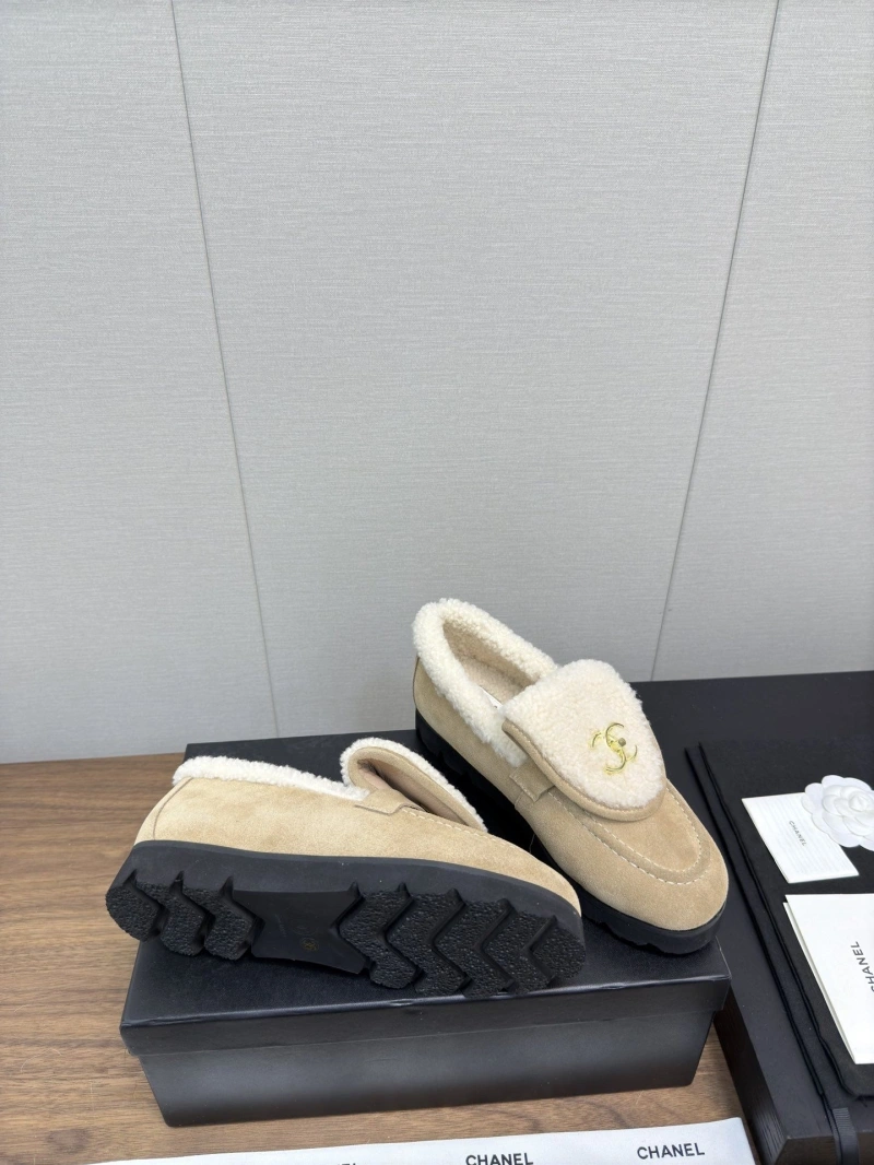 Lightweight Chxnxl Slippers 124110