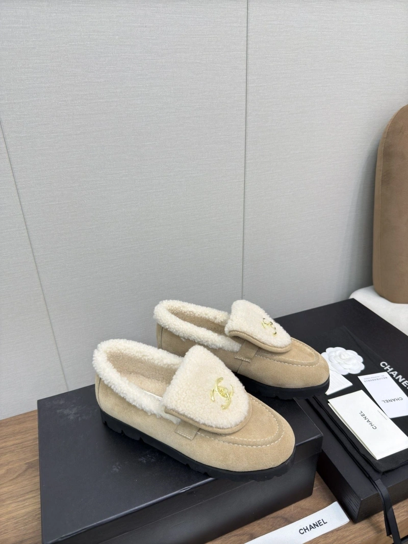 Lightweight Chxnxl Slippers 124110