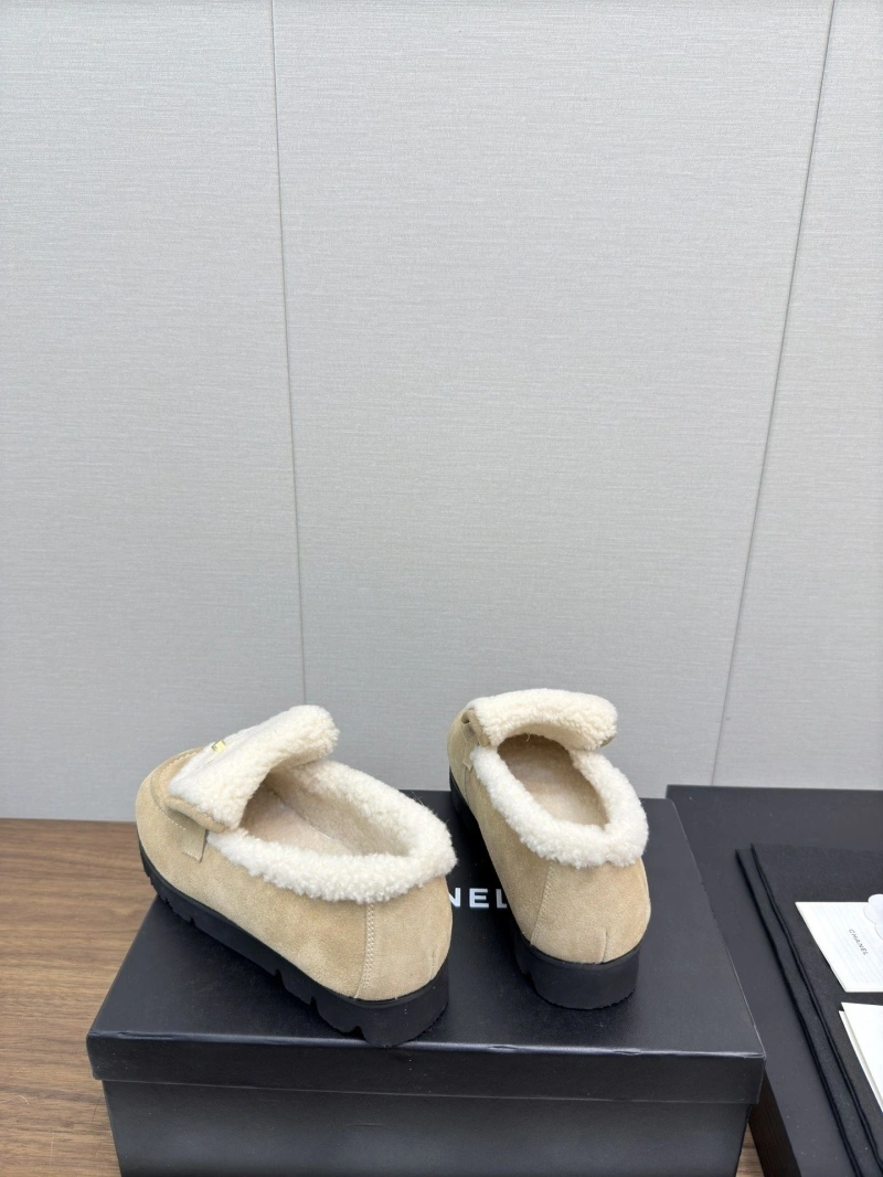 Lightweight Chxnxl Slippers 124110