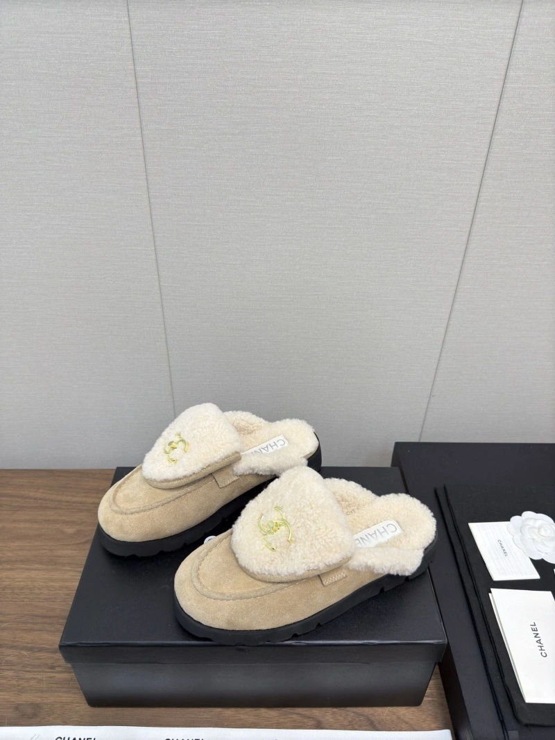 Trendy Chxnxl Slippers 124121