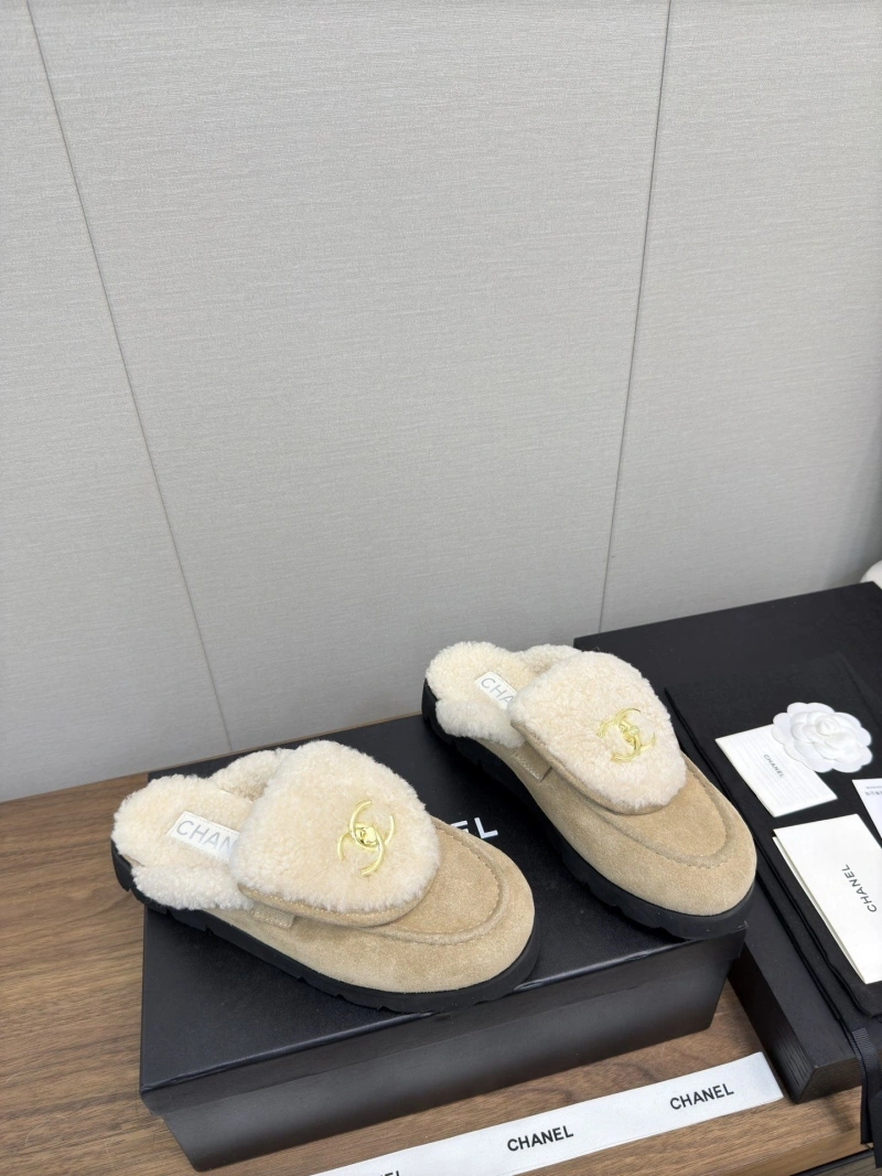 Trendy Chxnxl Slippers 124121