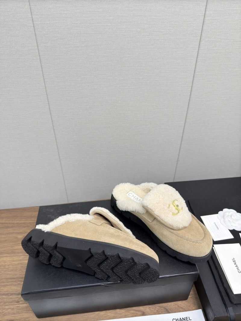 Trendy Chxnxl Slippers 124121