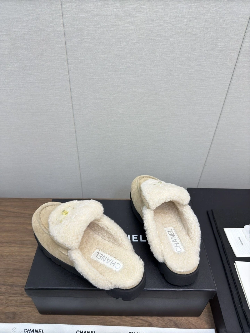 Trendy Chxnxl Slippers 124121