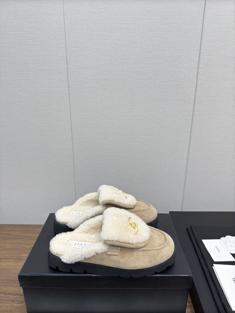 Trendy Chxnxl Slippers 124121