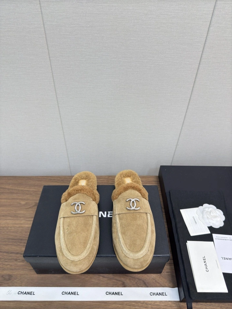 Fashionable Chxnxl Slippers 124105