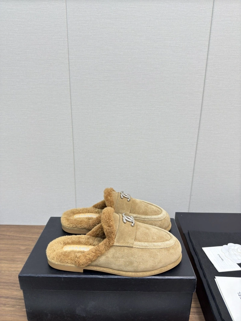 Fashionable Chxnxl Slippers 124105