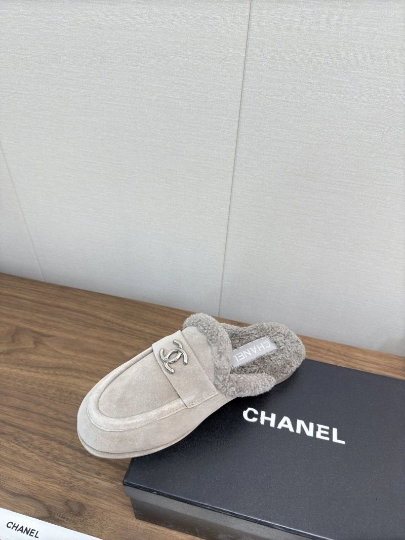 Stylish Chxnxl Slippers 124101