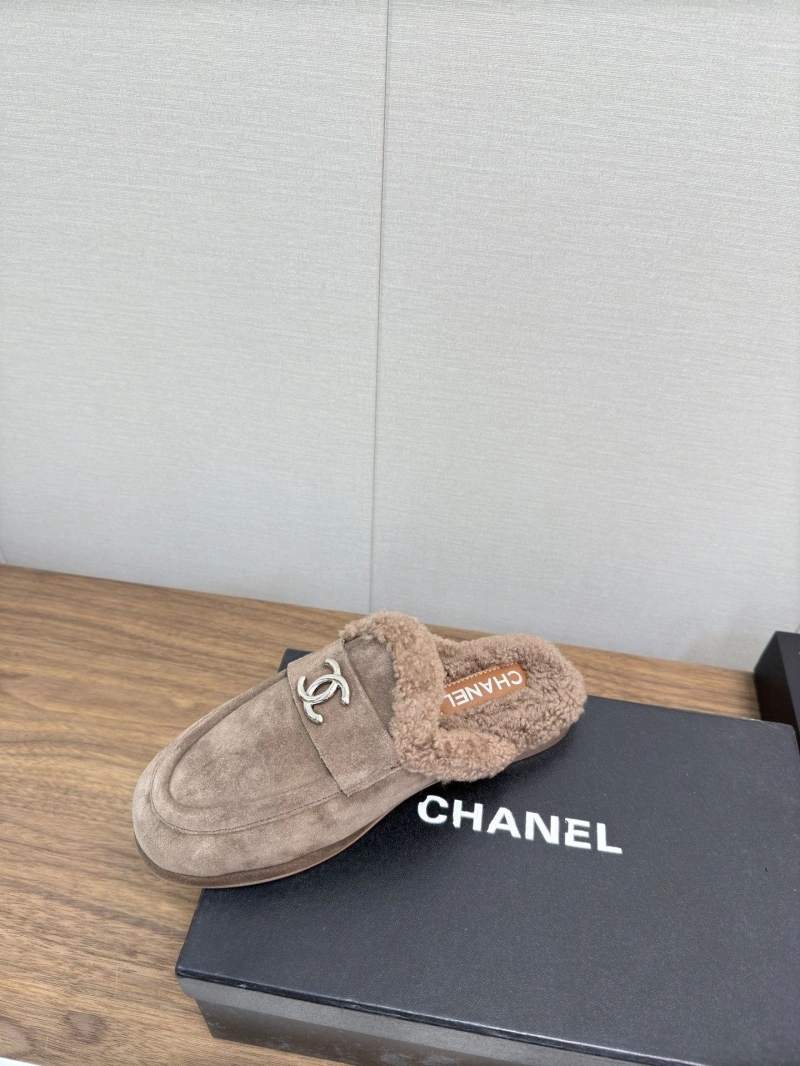 Bright Chxnxl Slippers 124102
