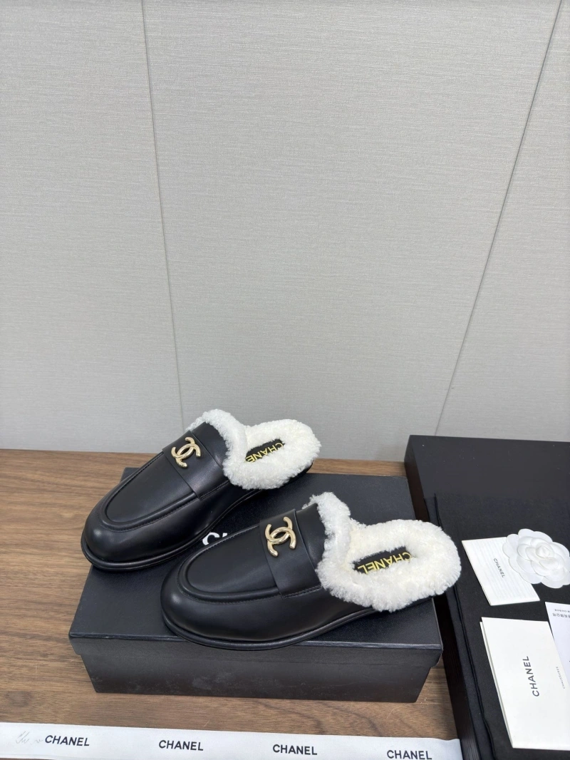 Comfortable Chxnxl Slippers 124109