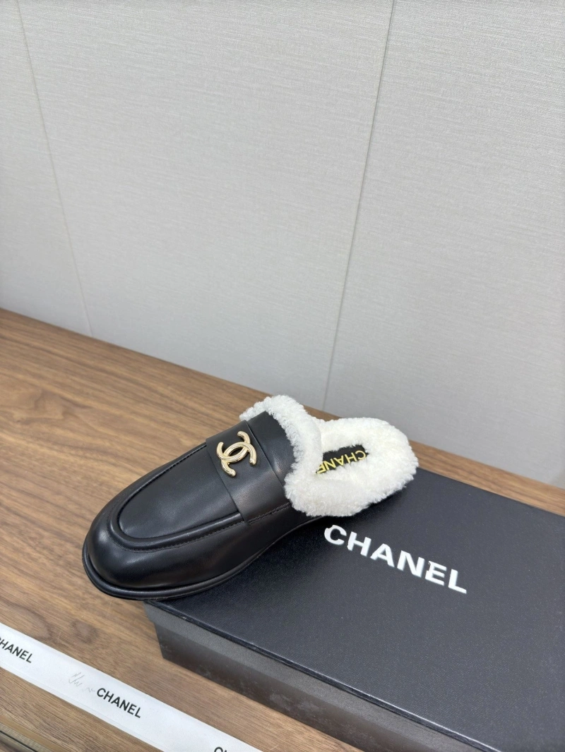 Comfortable Chxnxl Slippers 124109