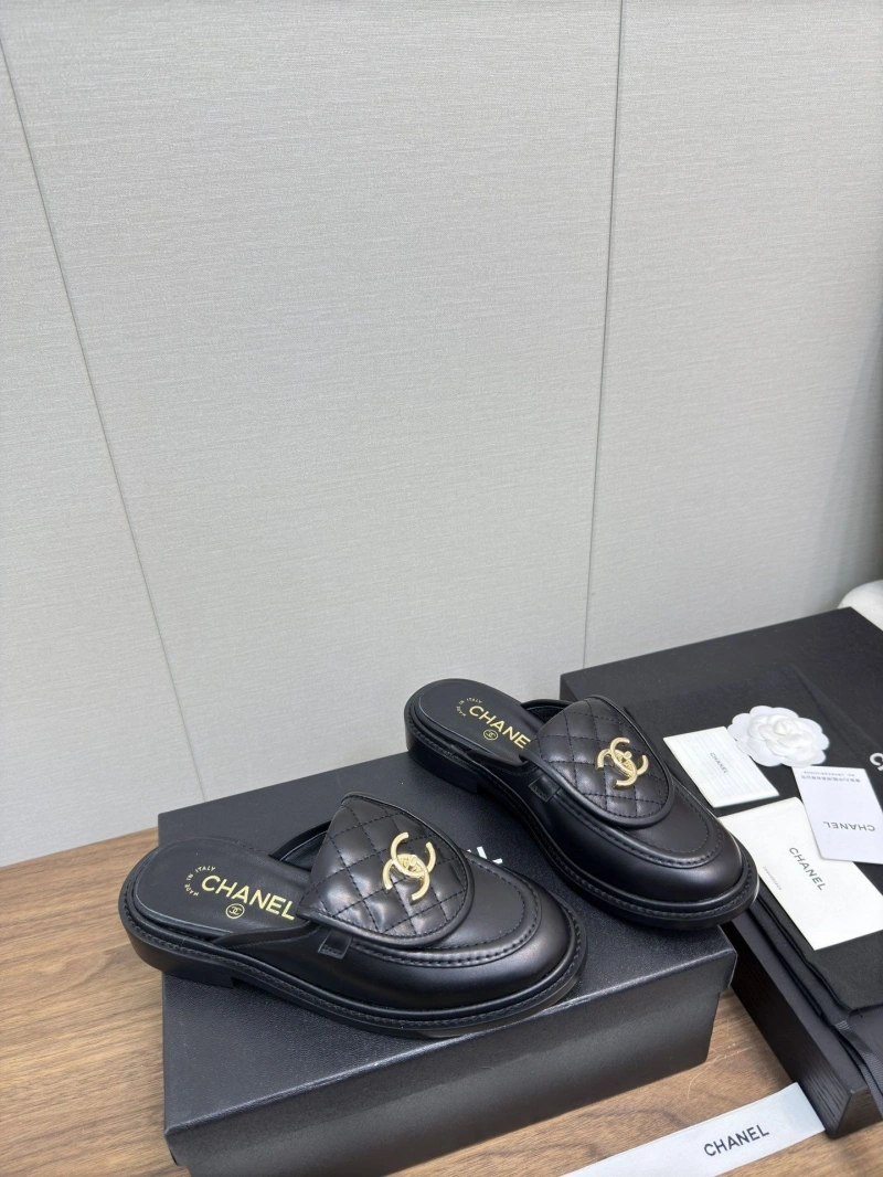 Durable Chxnxl Slippers 124104
