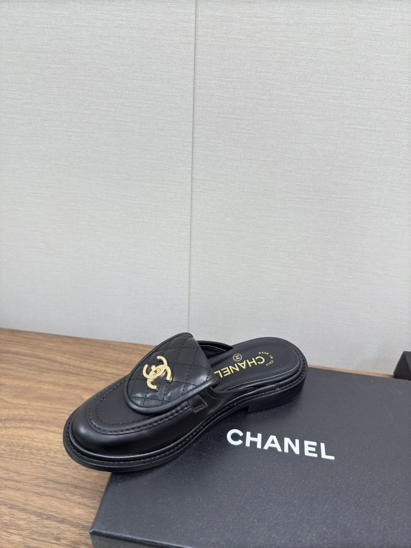 Durable Chxnxl Slippers 124104