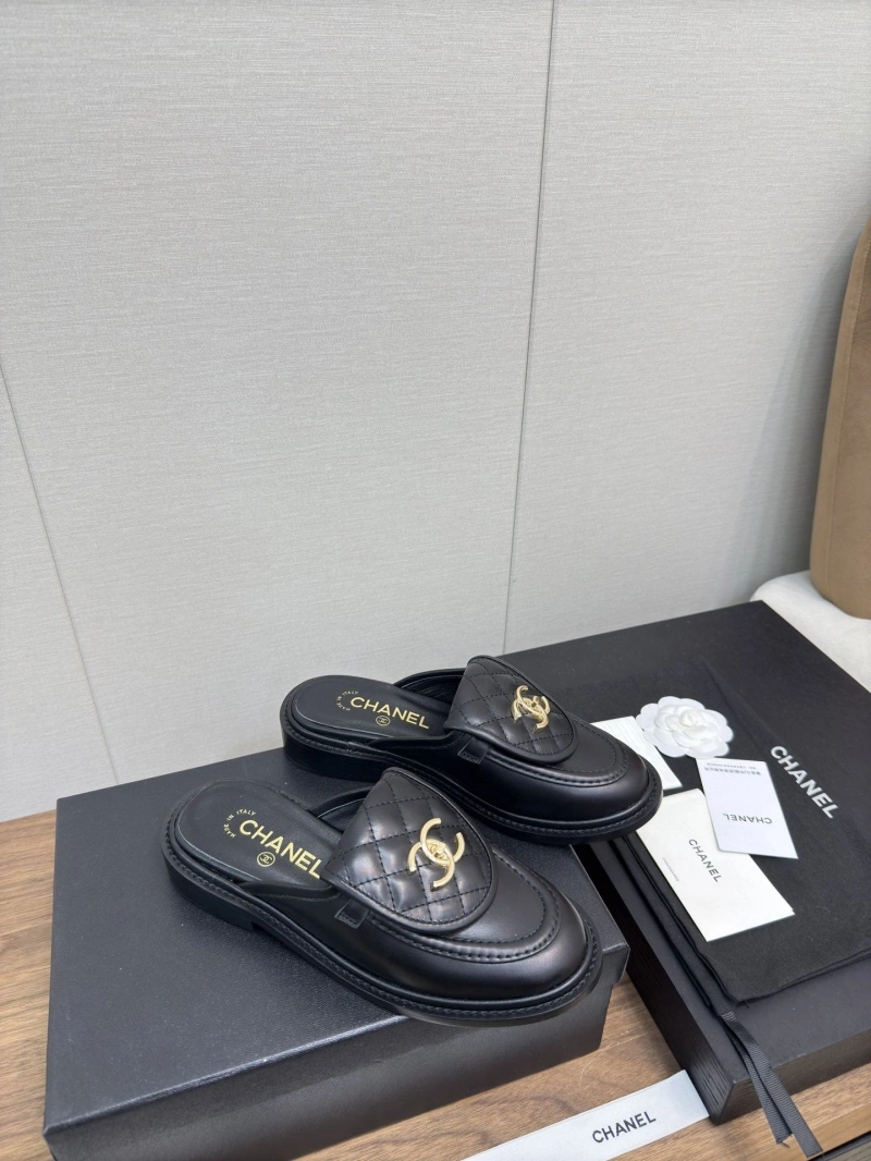 Durable Chxnxl Slippers 124104