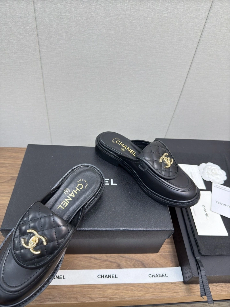 Durable Chxnxl Slippers 124104