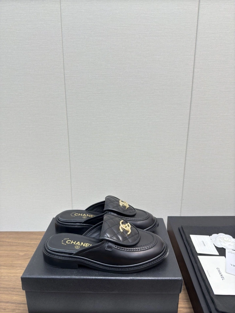 Durable Chxnxl Slippers 124104