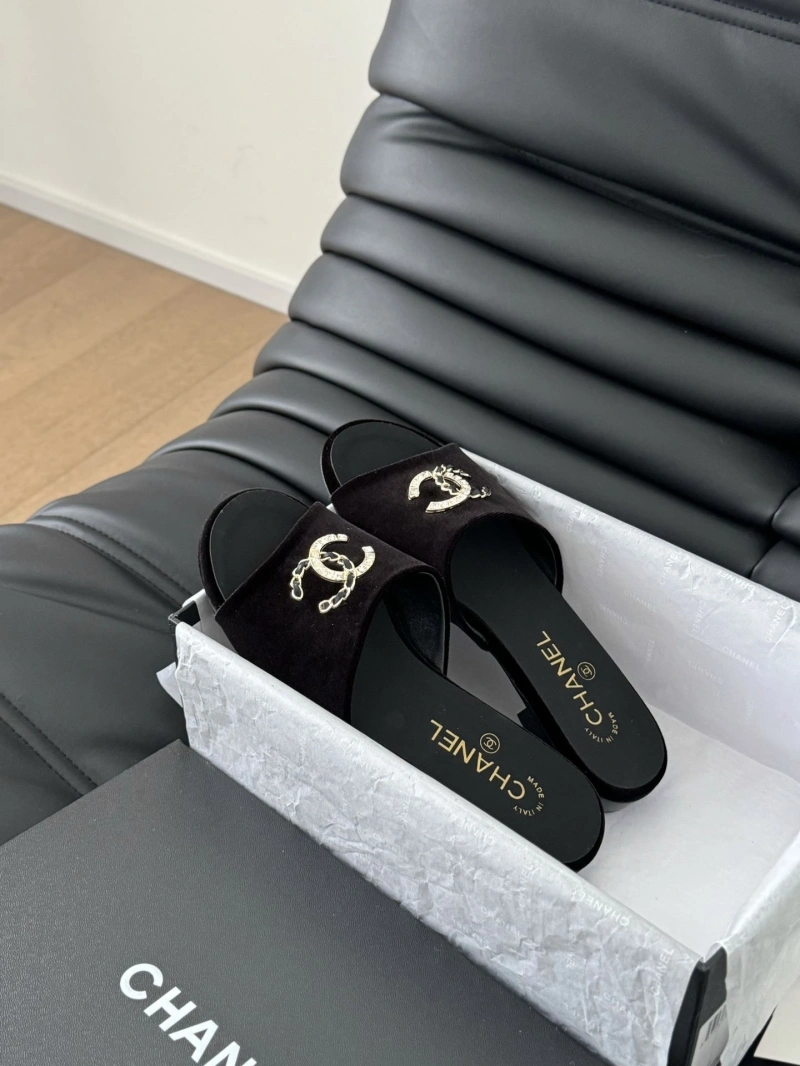Sophisticated Chxnxl Slippers 124095