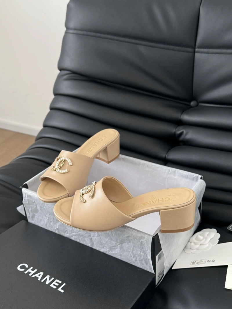Elegant Chxnxl Slippers 124093