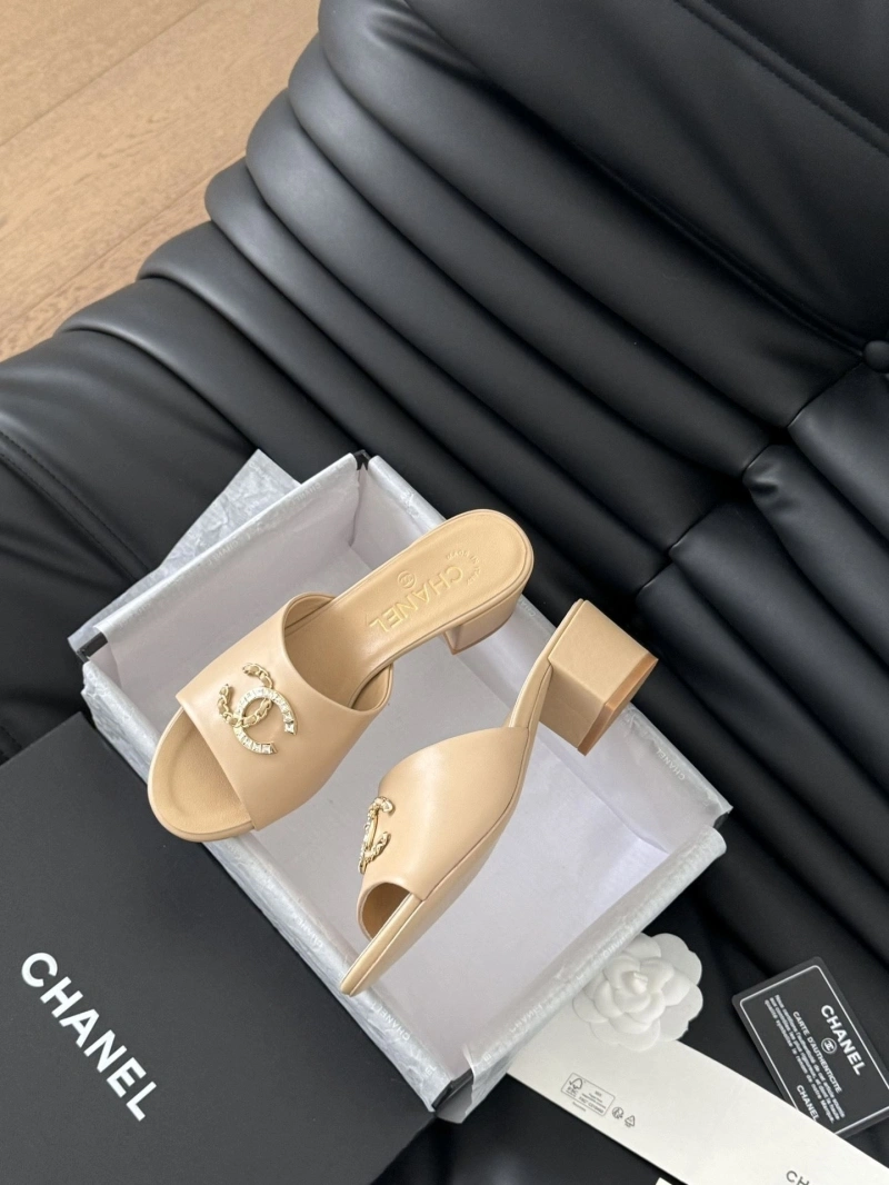 Elegant Chxnxl Slippers 124093