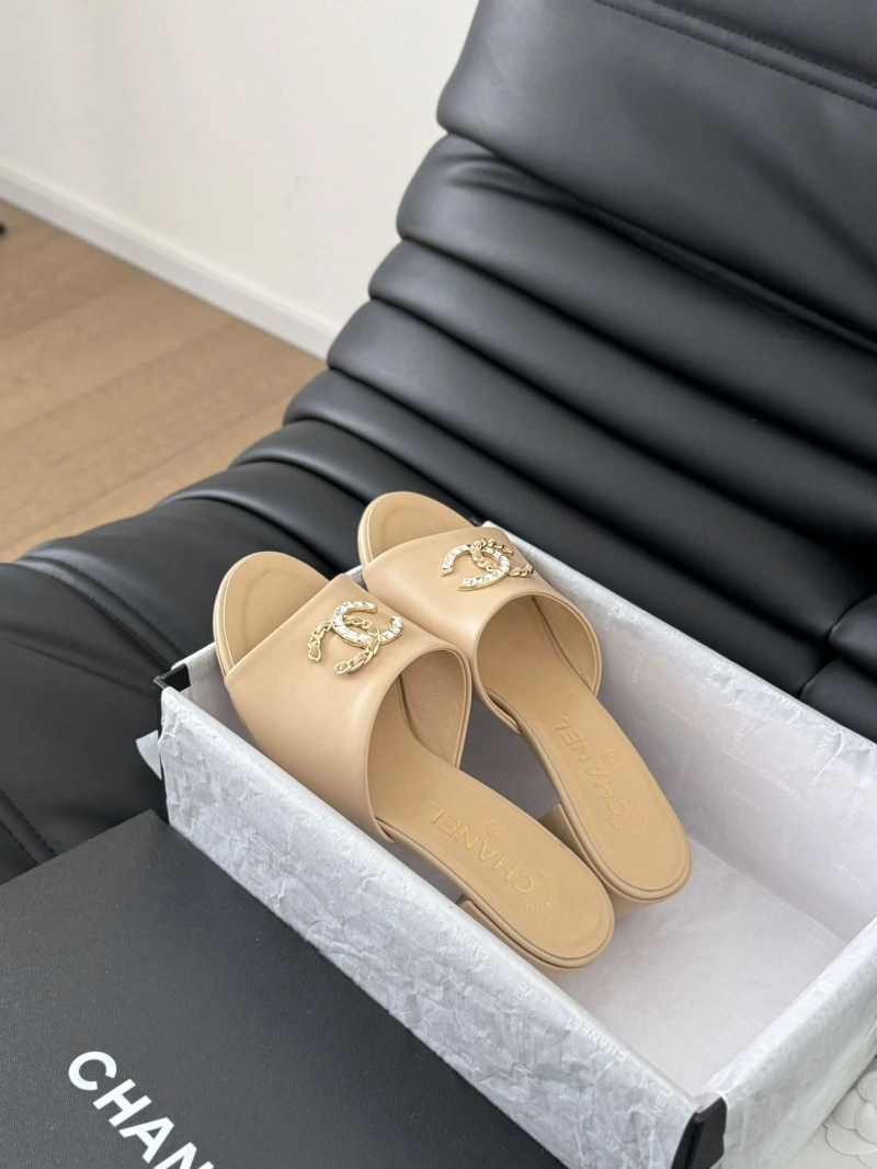Elegant Chxnxl Slippers 124093
