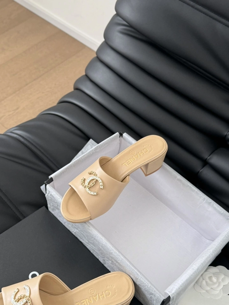 Elegant Chxnxl Slippers 124093